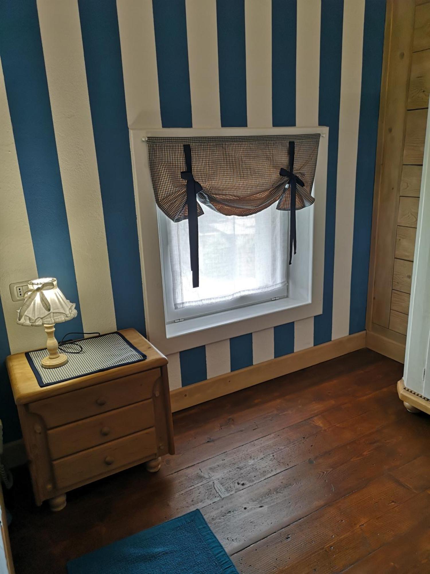 East Wind Bed and Breakfast Medea Exteriör bild