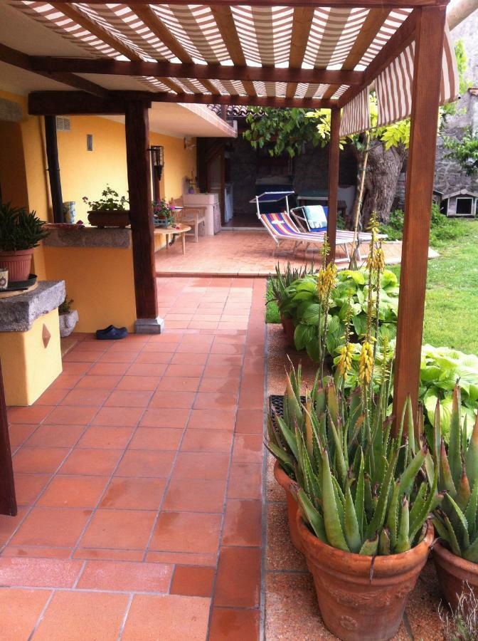 East Wind Bed and Breakfast Medea Exteriör bild