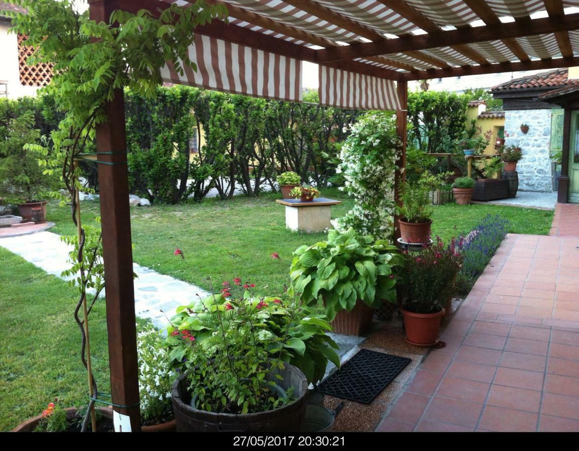 East Wind Bed and Breakfast Medea Exteriör bild