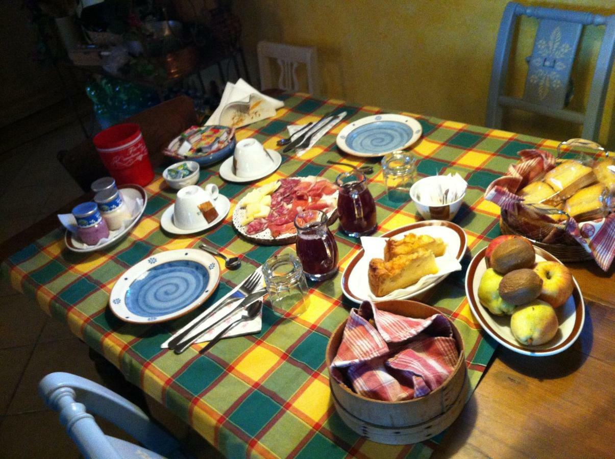 East Wind Bed and Breakfast Medea Exteriör bild