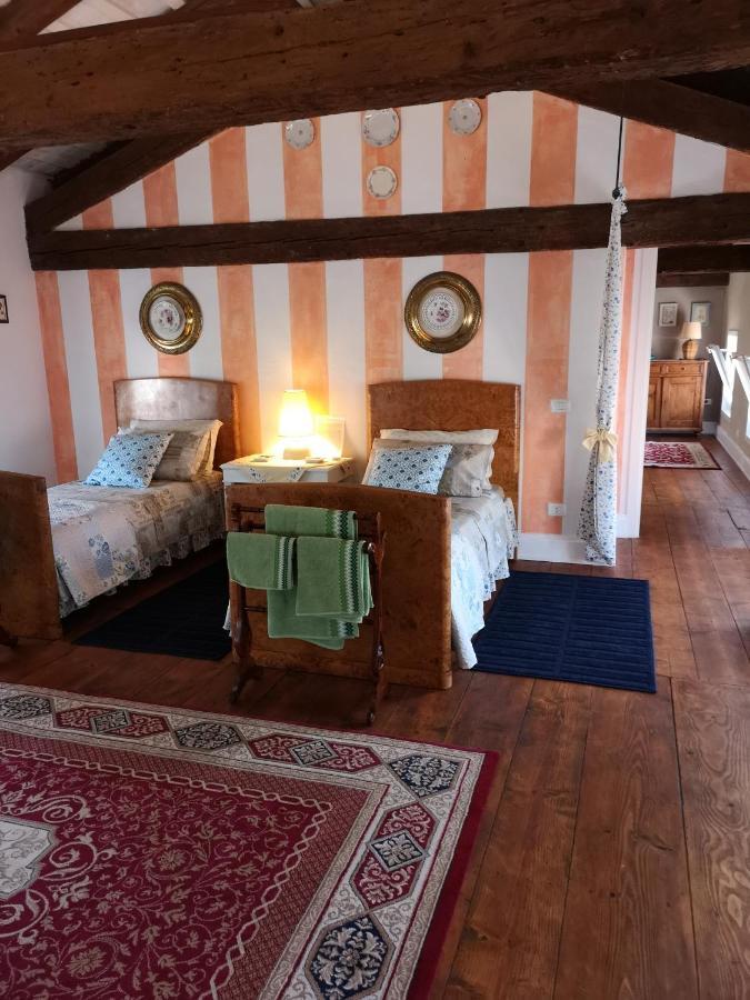 East Wind Bed and Breakfast Medea Exteriör bild